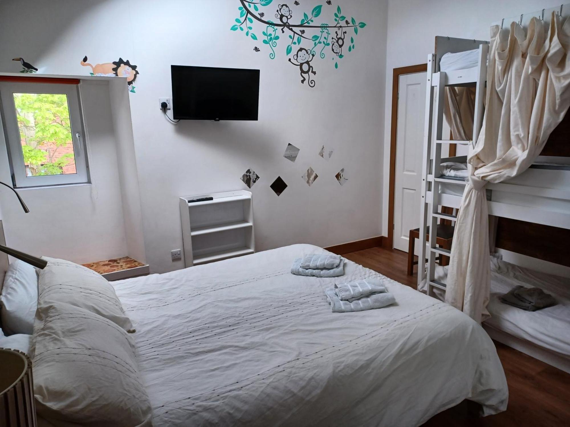 Voyage Hostel - Ensuite Family Rooms With Shared Kitchen Douglas Zewnętrze zdjęcie